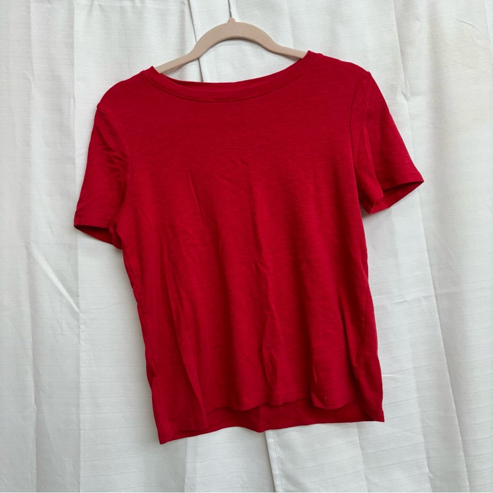 Red fitted tee